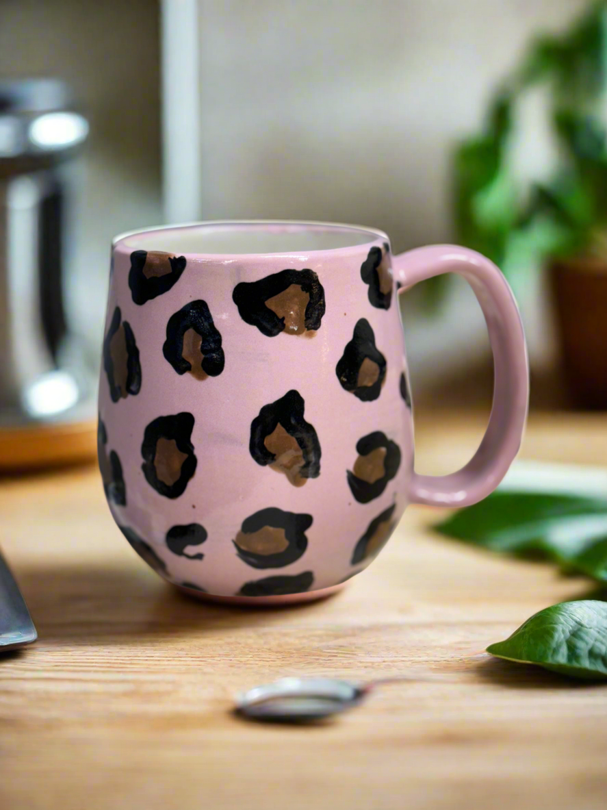 Pink leopard - Jesus Loves You - gold frame mug