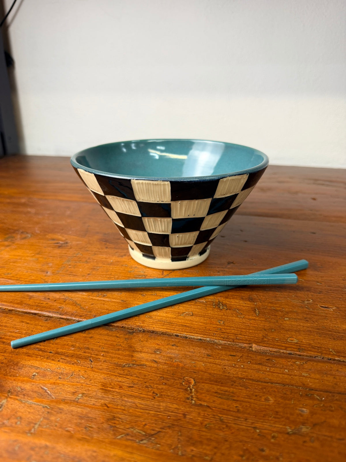 Checkered Hand Carved Ramen Bowl - Tourmaline