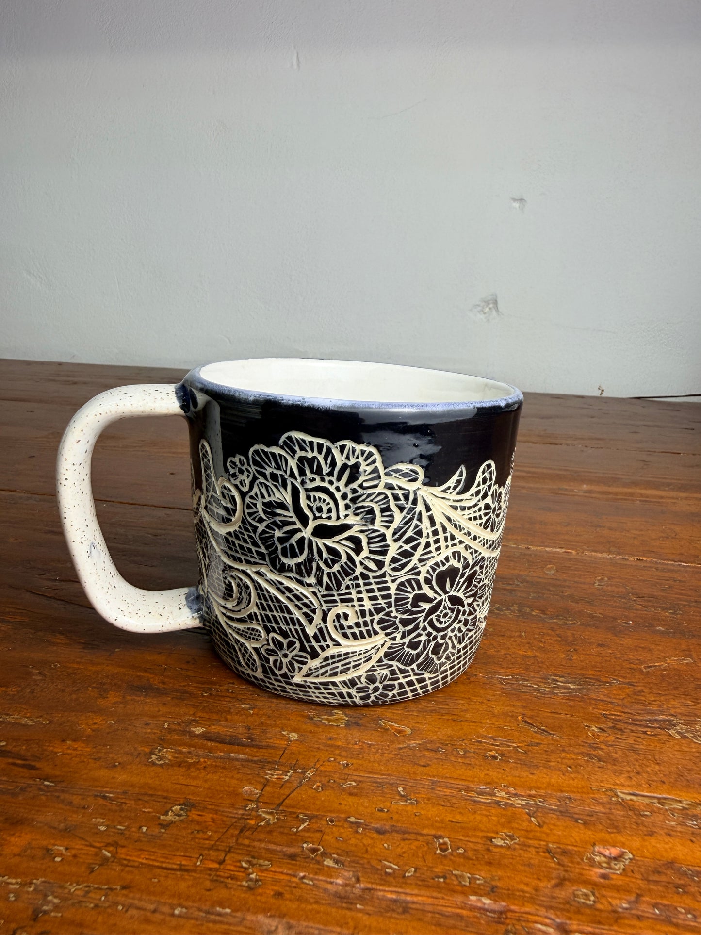 Lace carved mug