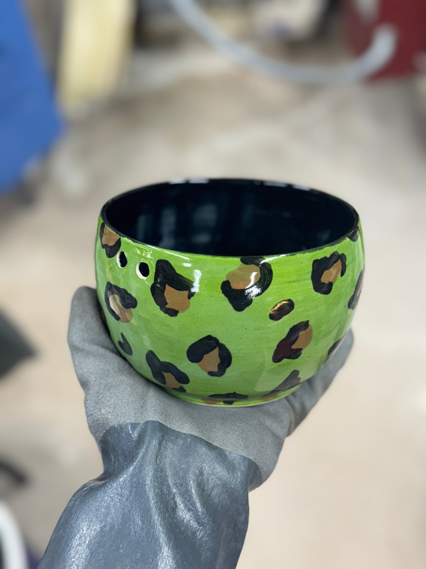 Green leopard ramen soup bowl