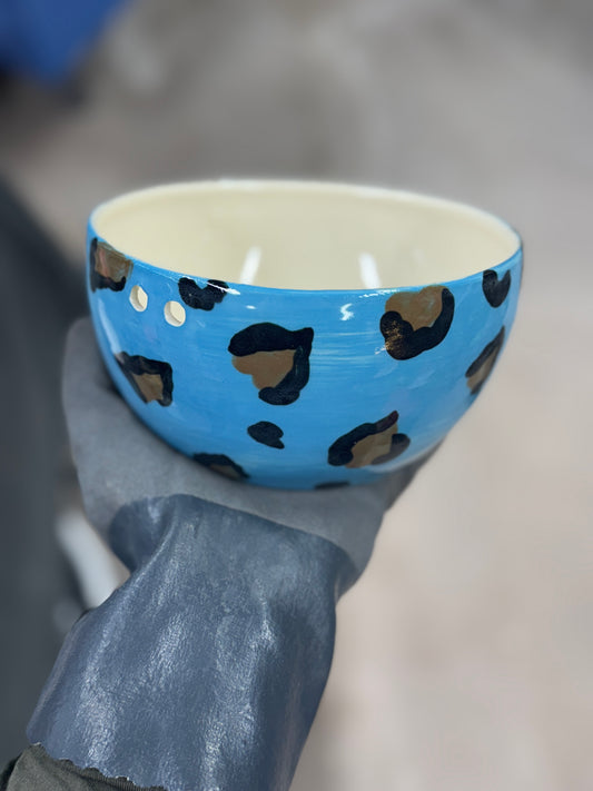 Blue leopard ramen soup bowl