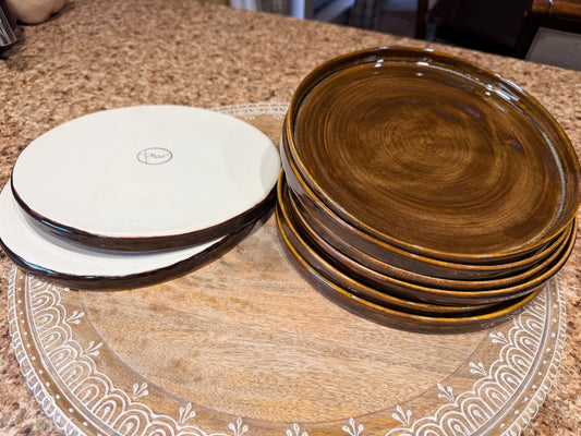 Brown dinner plates