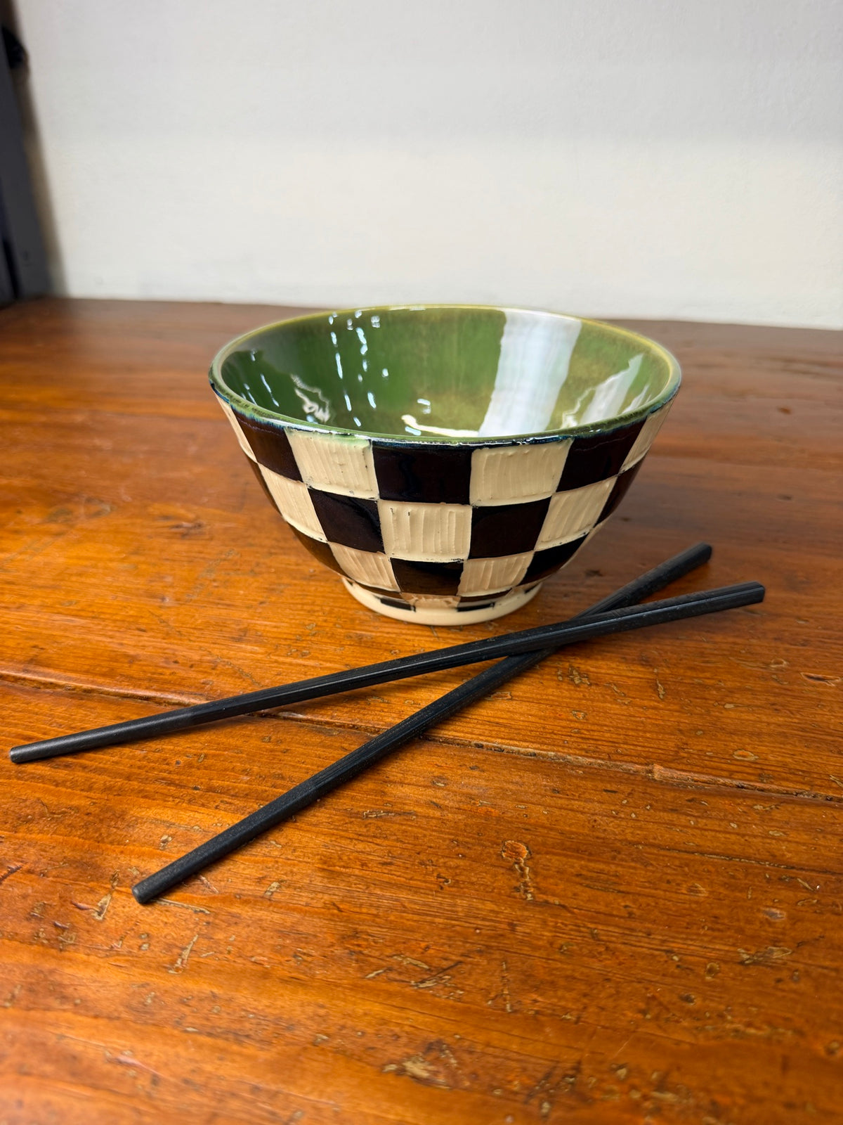 Checkered Hand Carved Ramen Bowl - Seaweed